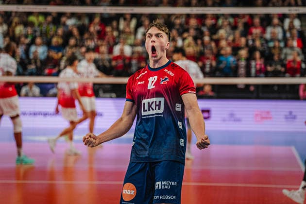 Volleyball Herren CEV Cup 2026 Finale SVG Lüneburg vs. Gas Sales Bluenergy 15.04.2026 Santeri Välimaa ( 12 SVG Lüneburg) jubelt energisch