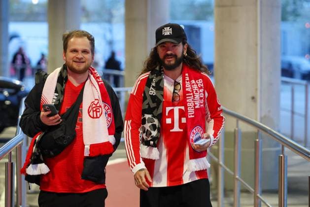 rechts Saenger von Tokio Hotel, Tom Kaulitz, FC Bayern Muenchen vs. Real Madrid, Fussball, UEFA, Champions League, Viertelfinale, Rueckspiel, 15.04.2026 Muenchen Bayern Deutschland