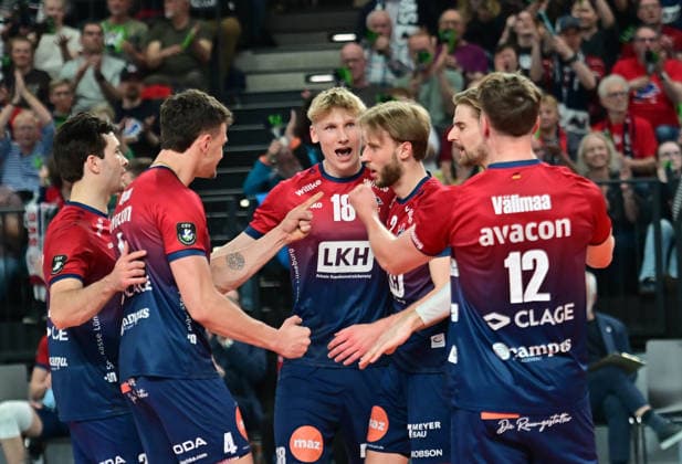 GER; VB, CEV Cup, Finale, SVG Lueneburg vs Gas Sales Bluenergy Volley Piacenza, 15.04.2026, GER;VB, CEV Cup, Finale, SVG Lueneburg vs Gas Sales Bluenergy Volley Piacenza, im Bild die Lueneburger Mannschaft jubelt