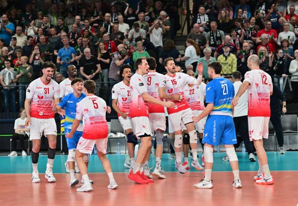 GER; VB, CEV Cup, Finale, SVG Lueneburg vs Gas Sales Bluenergy Volley Piacenza, 15.04.2026, GER;VB, CEV Cup, Finale, SVG Lueneburg vs Gas Sales Bluenergy Volley Piacenza, im Bild die Mannschaft aus Piacenza jubelt ueber den Sieg