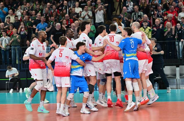 GER; VB, CEV Cup, Finale, SVG Lueneburg vs Gas Sales Bluenergy Volley Piacenza, 15.04.2026, GER;VB, CEV Cup, Finale, SVG Lueneburg vs Gas Sales Bluenergy Volley Piacenza, im Bild die Mannschaft aus Piacenza jubelt ueber den Sieg