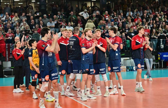GER; VB, CEV Cup, Finale, SVG Lueneburg vs Gas Sales Bluenergy Volley Piacenza, 15.04.2026, GER;VB, CEV Cup, Finale, SVG Lueneburg vs Gas Sales Bluenergy Volley Piacenza, im Bild die Mannschaft aus Lueneburg