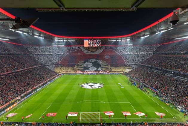 Fans (FC Bayern Muenchen) mit Choreo, FC Bayern Muenchen vs. Real Madrid, Fussball, UEFA, Champions League, Viertelfinale, Rueckspiel, 15.04.2026 Muenchen Bayern Deutschland