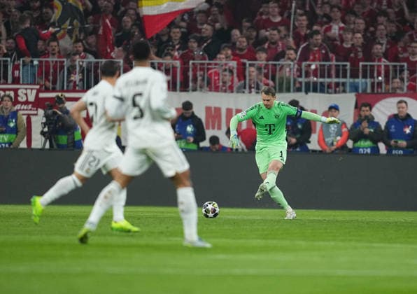 Manuel Neuer (Bayern Munich) looks on during Bayern Munich and Real Madrid, UEFA Champions league Quarter Final UEFA Champions League, at Allianz Arena, Munich, Germany on April 15, 2026. Thor Wegner DeFodi Images. (Photo by DeFodi Images) -