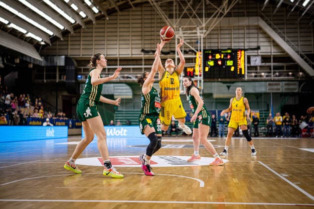 Basketball Berlin 15.04.2026 DBBL 1. Bundesliga Saison 2025 2026 Playoffs Halbfinale Spiel 3 Alba Berlin - Rutronik Stars Keltern Lena Gohlisch (Alba, No.12)