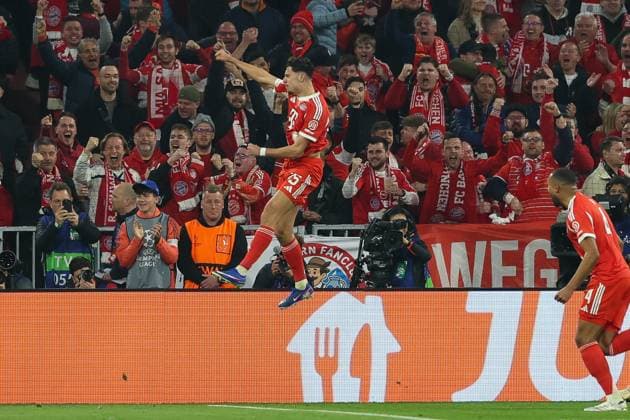 Torjubel von Alexandar Pavlovic 45 (FC Bayern Muenchen) zum Ausgleich 1:1, FC Bayern Muenchen vs. Real Madrid, Fussball, UEFA, Champions League, Viertelfinale, Rueckspiel, 15.04.2026 Muenchen Bayern Deutschland