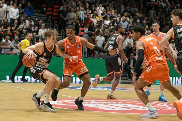 easyCredit Basketball Bundesliga, 23. Spieltag, Niners Chemnitz -Ratiopharm Ulm 15.04.2026 ab 20:00 Uhr Chemnitz, Chemnitz Arena Im Foto: Eric Washington(33) easyCredit Basketball Bundesliga, 23. Spieltag, Niners Chemnitz - Ratiopharm Ulm Chemnitz Sachsen Deutschland