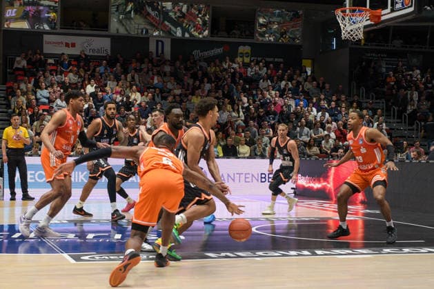easyCredit Basketball Bundesliga, 23. Spieltag, Niners Chemnitz -Ratiopharm Ulm 15.04.2026 ab 20:00 Uhr Chemnitz, Chemnitz Arena Im Foto: easyCredit Basketball Bundesliga, 23. Spieltag, Niners Chemnitz - Ratiopharm Ulm easyCredit Basketball Bundesliga, 23. Spieltag, Niners Chemnitz - Ratiopharm Ulm Chemnitz Sachsen Deutschland