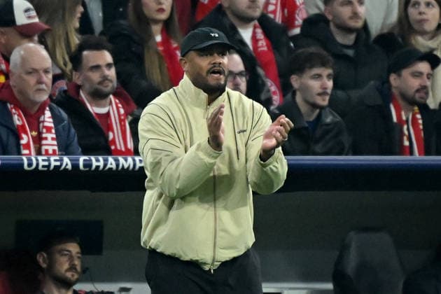 15.04.2026, xemx, Fussball UEFA Champions League, FC Bayern Muenchen - Real Madrid v.l. Trainer head coach Vincent Kompany (FC Bayern Muenchen) gibt Anweisungen, gestikuliert, mit den Armen gestikulieren gives instructions, gesticulate (DFL DFB REGULATIONS PROHIBIT ANY USE OF PHOTOGRAPHS as IMAGE SEQUENCES and or QUASI-VIDEO) Muenchen