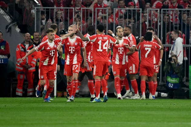 15.04.2026, xemx, Fussball UEFA Champions League, FC Bayern Muenchen - Real Madrid v.l. Torjubel nach dem Tor zum celebrating the goal celebrate 1:1 durch Aleksandar Pavlovic (FC Bayern Muenchen) (DFL DFB REGULATIONS PROHIBIT ANY USE OF PHOTOGRAPHS as IMAGE SEQUENCES and or QUASI-VIDEO) Muenchen