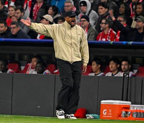 15.04.2026, Fussball UEFA Championsleague 2025 2026: Viertelfinale Rückspiel, FC Bayern München - Real Madrid, in der Allianz-Arena München, Trainer Vincent Kompany (FC Bayern München) in Rage