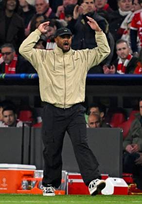 15.04.2026, Fussball UEFA Championsleague 2025 2026: Viertelfinale Rückspiel, FC Bayern München - Real Madrid, in der Allianz-Arena München, Trainer Vincent Kompany (FC Bayern München) in Rage