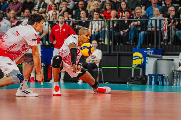 Volleyball Herren CEV Cup 2026 Finale SVG Lüneburg vs. Gas Sales Bluenergy Piacenza 15.04.2026 Jose M. Gutierrez Suarez ( 22 Gas Sales Bluenergy PIACENZA) bei der Annahme