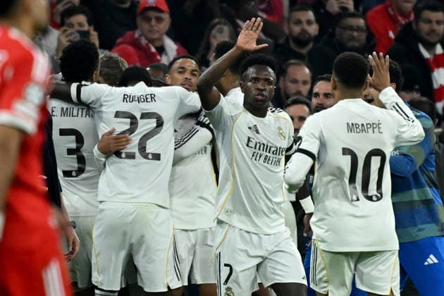 15.04.2026, xemx, Fussball UEFA Champions League, FC Bayern Muenchen - Real Madrid v.l. Torjubel nach dem Tor zum celebrating the goal celebrate 1:2 durch Arda Güler (Real Madrid) (DFL DFB REGULATIONS PROHIBIT ANY USE OF PHOTOGRAPHS as IMAGE SEQUENCES and or QUASI-VIDEO) Muenchen