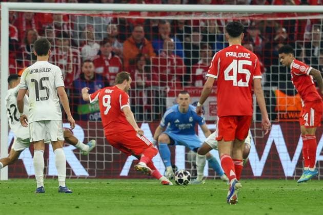 Harry Kane 9 (FC Bayern Muenchen) trifft das Tor zum Ausgleich 2:2, FC Bayern Muenchen vs. Real Madrid, Fussball, UEFA, Champions League, Viertelfinale, Rueckspiel, 15.04.2026 Muenchen Bayern Deutschland
