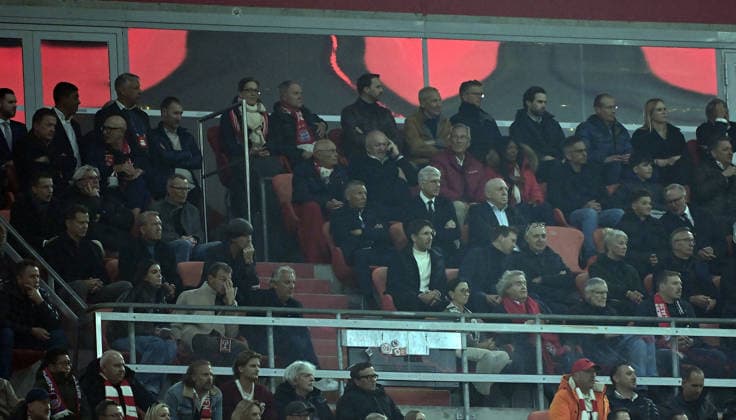 15.04.2026, xemx, Fussball UEFA Champions League, FC Bayern Muenchen - Real Madrid v.l. Giovane Elber, Oliver Bierhoff, Andreas Köpke, Joachim Jogi Löw, Arsene Wenger, Dieter Hoeneß (DFL DFB REGULATIONS PROHIBIT ANY USE OF PHOTOGRAPHS as IMAGE SEQUENCES and or QUASI-VIDEO) Muenchen