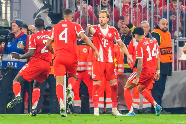 GER, UEFA CL, Viertelfinale Spiel 2, FC Bayern Muenchen (GER) vs Real Madrid (ESP) 15.04.2026, Allianz Arena, Muenchen, GER, UEFA CL, Viertelfinale Spiel 2, FC Bayern Muenchen (GER) vs Real Madrid (ESP) , UEFA regulations prohibit any use of photographs as image sequences and or quasi-video, im Bild Jubel nach dem Tor zum 2-2 durch Harry Kane (FCB 9) mit Dayot Upamecano (FCB 2) Jonathan Tah (FCB 4) Luis D’az (FCB 14)