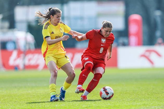 15.04.2026 GNIEZNO STADION MIEJSKI PILKA NOZNA KOBIET ( FOOTBALL QUALIFICATIONS UEFA WOMEN™S UNDER-19 CHAMPIONSHIP GAME POLAND - BELGIUM ), KWALIFIKACJE MIISTRZOSTWA EUROPU U-19 KOBIET MECZ POLSKA - BELGIA NZ. (L) MARTHA HENS , (R) ZUZANNA WITEK FOTO JAKUB PIASECKI CYFRASPORT NEWSPIX.PL --- newspix.pl POLAND OUT! 