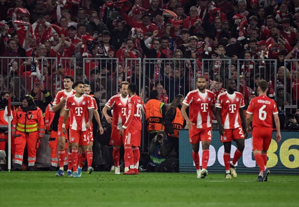15.04.2026, xemx, Fussball UEFA Champions League, FC Bayern Muenchen - Real Madrid v.l. Harry Kane (FC Bayern Muenchen) celebrate the goal, Der Torjubel zum 2:2 (DFL DFB REGULATIONS PROHIBIT ANY USE OF PHOTOGRAPHS as IMAGE SEQUENCES and or QUASI-VIDEO) Muenchen
