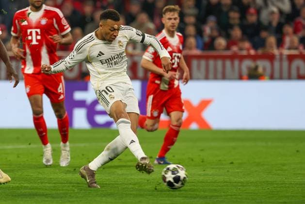 Kylian Mbappe 10 (CF Real Madrid) trifft das Tor zum 2:3, FC Bayern Muenchen vs. Real Madrid, Fussball, UEFA, Champions League, Viertelfinale, Rueckspiel, 15.04.2026 Muenchen Bayern Deutschland