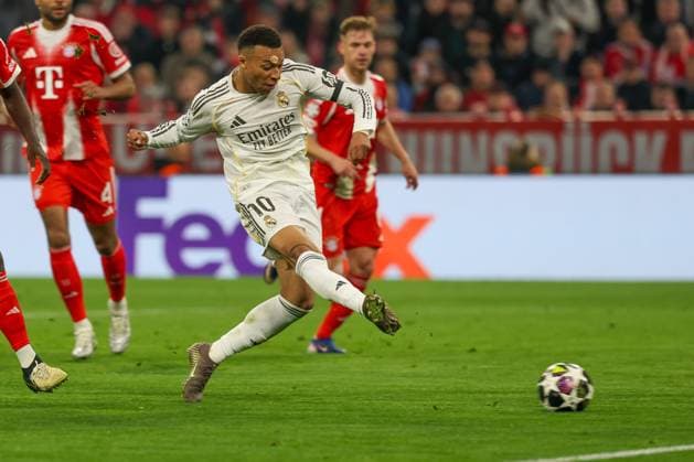 Kylian Mbappe 10 (CF Real Madrid) trifft das Tor zum 2:3, FC Bayern Muenchen vs. Real Madrid, Fussball, UEFA, Champions League, Viertelfinale, Rueckspiel, 15.04.2026 Muenchen Bayern Deutschland