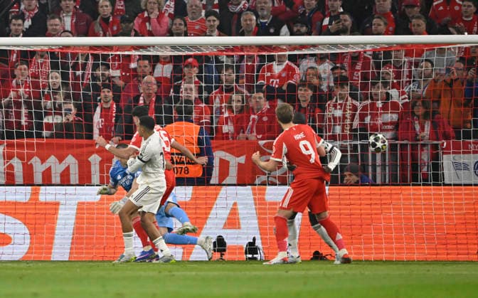 TOR zum 1:1 Aleksandar Pavlovic FC Bayern Muenchen FCB (45) Torschuss Aktion Torchance FC Bayern Muenchen FCB vs Real Madrid UEFA CL Champions League Viertelfinale Rueckspiel 15.04.2026 DFL REGULATIONS PROHIBIT ANY USE OF PHOTOGRAPHS AS IMAGE SEQUENCES AND OR QUASI-VIDEO FC Bayern Muenchen FCB vs Real Madrid CL Champions League