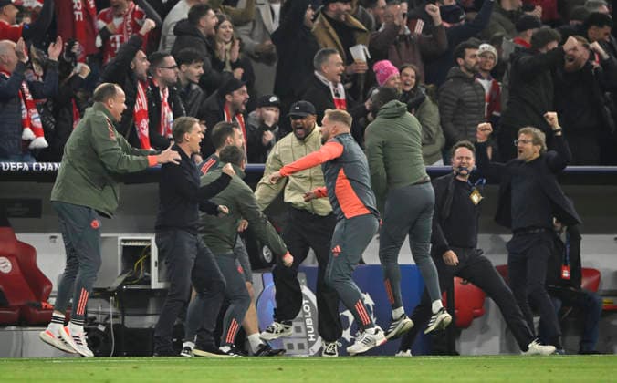 TOR zum 2.2 Harry Kane FC Bayern Muenchen FCB (09) (nicht im Bild) Torjubel Trainer Coach Vincent Kompany FC Bayern Muenchen FCB und Team Sportdirektor Christoph Freund FC Bayern Muenchen FCB FC Bayern Muenchen FCB vs Real Madrid UEFA CL Champions League Viertelfinale Rueckspiel 15.04.2026 DFL REGULATIONS PROHIBIT ANY USE OF PHOTOGRAPHS AS IMAGE SEQUENCES AND OR QUASI-VIDEO FC Bayern Muenchen FCB vs Real Madrid CL Champions League