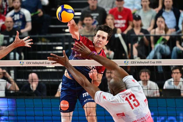 GER; VB, CEV Cup, Finale, SVG Lueneburg vs Gas Sales Bluenergy Volley Piacenza, 15.04.2026, GER;VB, CEV Cup, Finale, SVG Lueneburg vs Gas Sales Bluenergy Volley Piacenza, im Bild Cole Matthew Young (SVG 8) versucht sich gegen Robertlandy Simon Aties (Piacenza 13) ) durchzusetzen