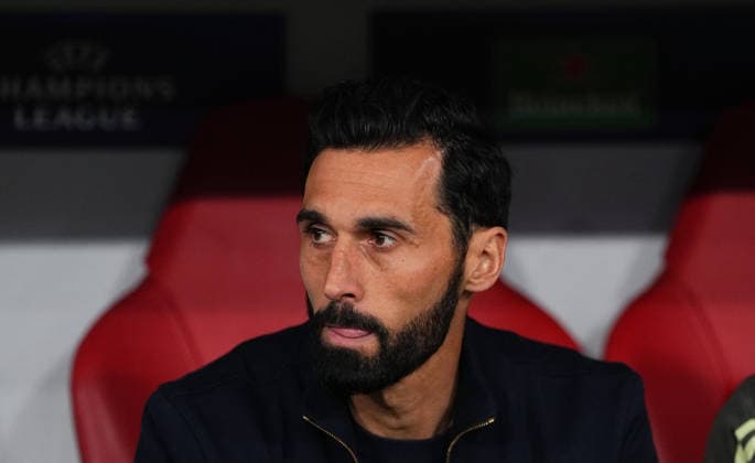 Alvaro Arbeloa (Real Madrid) looks on during Bayern Munich and Real Madrid, UEFA Champions league Quarter Final UEFA Champions League, at Allianz Arena, Munich, Germany on April 15, 2026. Thor Wegner DeFodi Images. (Photo by DeFodi Images) -