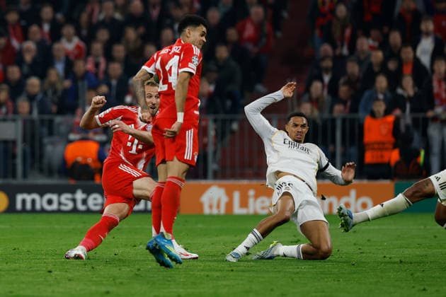 15.04.2026, xjrdrx, Fussball UEFA Champions League, FC Bayern Muenchen - Real Madrid v.l. Harry Kane (FC Bayern Muenchen) Torschuetze, erzielt das Tor, Treffer, scores the goal 2:2 (DFL DFB REGULATIONS PROHIBIT ANY USE OF PHOTOGRAPHS as IMAGE SEQUENCES and or QUASI-VIDEO) Muenchen