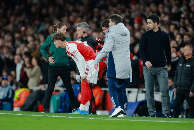 Champions League 2025 26 Quarter Final 2nd Leg Arsenal v Sporting CP Emirates Stadium 15.04.2026 Max Dowman of Arsenal is brought on to replace the injured Noni Madueke of Arsenal Champions League 2025 26 Quarter Final 2nd Leg Arsenal v Sporting CP Emirates Stadium 15.04.2026 Photograph By Marc Aspland The Times  Copyright: xMarcxAsplandx NINTCHDBPICT001073764716