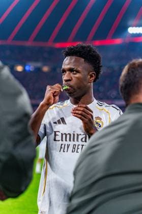15.04.2026, FC Bayern München vs. Real Madrid, UEFA Champions League, Viertelfinale-Rückspiel Vinicius Junior (Real Madrid, 7) Regulations prohibit any use of photographs as image sequences and or quasi video Copyright: xBahhoxKarax
