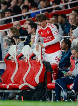 Champions League 2025 26 Quarter Final 2nd Leg Arsenal v Sporting CP Emirates Stadium 15.04.2026 Max Dowman of Arsenal is brought on to replace the injured Noni Madueke of Arsenal Champions League 2025 26 Quarter Final 2nd Leg Arsenal v Sporting CP Emirates Stadium 15.04.2026 Photograph By Marc Aspland The Times  Copyright: xMarcxAsplandx NINTCHDBPICT001073764789