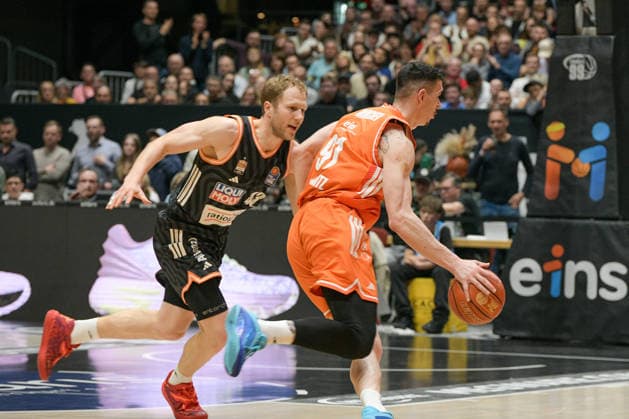 easyCredit Basketball Bundesliga, 23. Spieltag, Niners Chemnitz -Ratiopharm Ulm 15.04.2026 ab 20:00 Uhr Chemnitz, Chemnitz Arena Im Foto: Yordan Minchev(91), Christian Sengfelder(43) easyCredit Basketball Bundesliga, 23. Spieltag, Niners Chemnitz - Ratiopharm Ulm Chemnitz Sachsen Deutschland