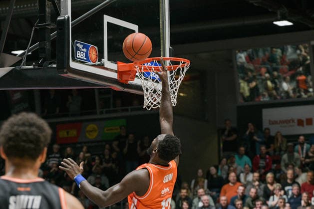 easyCredit Basketball Bundesliga, 23. Spieltag, Niners Chemnitz -Ratiopharm Ulm 15.04.2026 ab 20:00 Uhr Chemnitz, Chemnitz Arena Im Foto:Amadou Sow(12) easyCredit Basketball Bundesliga, 23. Spieltag, Niners Chemnitz - Ratiopharm Ulm Chemnitz Sachsen Deutschland