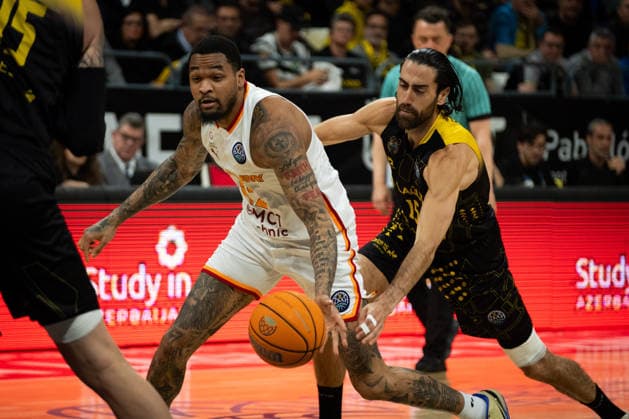 La Laguna Tenerife v Galatasaray - Basketball Champions League CANARY ISLAND, SPAIN - APRIL 15: James Palmer of Galatasary in action against Joan Sastre of La Laguna Tenerife during last match of quarter-finals of Basketball Champions League match between Galatasaray and La Laguna Tenerife at Santiago Martín in San Cristobal de la Laguna, Canary Islands, Spain on April 15, 2026. Andres Gutierrez Anadolu Canary Island Spain. Editorial use only. Please get in touch for any other usage.  Copyright: x2026xAnadoluxAndresxGutierrezx