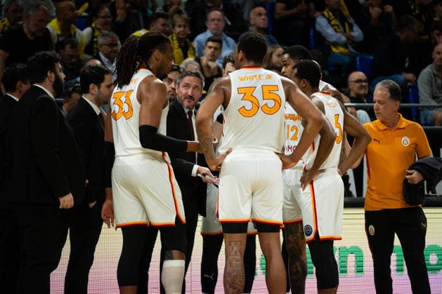 La Laguna Tenerife v Galatasaray - Basketball Champions League CANARY ISLAND, SPAIN - APRIL 15: Head coach Gianmarco Pozzecco of Galatasary give tactics during last match of quarter-finals of Basketball Champions League match between Galatasaray and La Laguna Tenerife at Santiago Martín in San Cristobal de la Laguna, Canary Islands, Spain on April 15, 2026. Andres Gutierrez Anadolu Canary Island Spain. Editorial use only. Please get in touch for any other usage.  Copyright: x2026xAnadoluxAndresxGutierrezx
