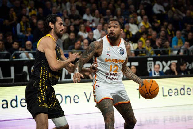La Laguna Tenerife v Galatasaray - Basketball Champions League CANARY ISLAND, SPAIN - APRIL 15: James Palmer of Galatasary in action against Fran Guerra of La Laguna Tenerife during last match of quarter-finals of Basketball Champions League match between Galatasaray and La Laguna Tenerife at Santiago Martín in San Cristobal de la Laguna, Canary Islands, Spain on April 15, 2026. Andres Gutierrez Anadolu Canary Island Spain. Editorial use only. Please get in touch for any other usage.  Copyright: x2026xAnadoluxAndresxGutierrezx