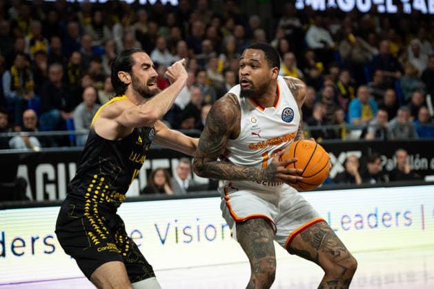 La Laguna Tenerife v Galatasaray - Basketball Champions League CANARY ISLAND, SPAIN - APRIL 15: James Palmer of Galatasary in action against Fran Guerra of La Laguna Tenerife during last match of quarter-finals of Basketball Champions League match between Galatasaray and La Laguna Tenerife at Santiago Martín in San Cristobal de la Laguna, Canary Islands, Spain on April 15, 2026. Andres Gutierrez Anadolu Canary Island Spain. Editorial use only. Please get in touch for any other usage.  Copyright: x2026xAnadoluxAndresxGutierrezx