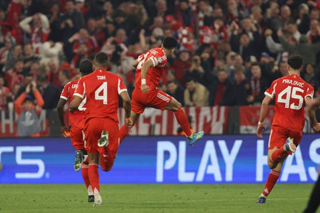 Luis Diaz (FC Bayern München) celebrates after scoring his team s third goal with teammates during the UEFA Champions League 2025 26 Quarter-Final Second Leg match between FC Bayern München and Real Madrid CF at Football Arena Munich on April 15, 2026 in Munich, Germany. (Photo by Oliver Kaelke DeFodi Images) -