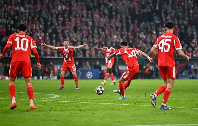 15.04.2026, Fussball UEFA Championsleague 2025 2026: Viertelfinale Rückspiel, FC Bayern München - Real Madrid, in der Allianz-Arena München, Luis Diaz (FC Bayern München) trifft zum 3:3