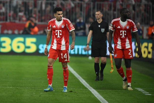 15.04.2026, xemx, Fussball UEFA Champions League, FC Bayern Muenchen - Real Madrid v.l. Torjubel nach dem Tor zum celebrating the goal celebrate 3:3 durch Luis Diaz (FC Bayern Muenchen) (DFL DFB REGULATIONS PROHIBIT ANY USE OF PHOTOGRAPHS as IMAGE SEQUENCES and or QUASI-VIDEO) Muenchen