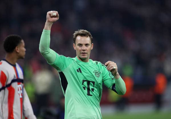 Fussball, Herren, Champions League, Saison 2025 2026, FC Bayern München - Real Madrid, Viertelfinale Rückspiel, Allianz Arena Manuel Neuer (FC Bayern München) jubel nach dem Spiel, Faust