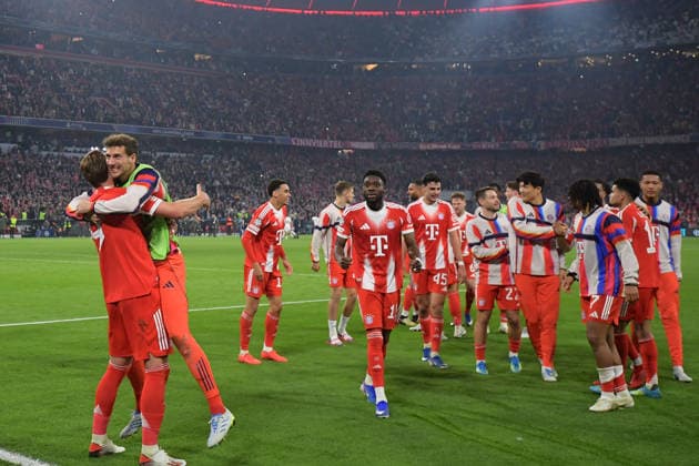 15.04.2026, xemx, Fussball UEFA Champions League, FC Bayern Muenchen - Real Madrid v.l. Jubel, Freude über den Sieg (DFL DFB REGULATIONS PROHIBIT ANY USE OF PHOTOGRAPHS as IMAGE SEQUENCES and or QUASI-VIDEO) Muenchen