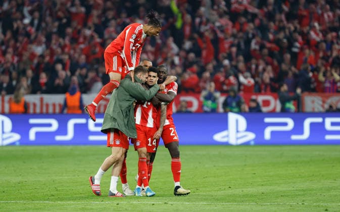 15.04.2026, xjrdrx, Fussball UEFA Champions League, FC Bayern Muenchen - Real Madrid v.l. Luis Diaz (FC Bayern Muenchen) celebrate the goal, Der Torjubel zum 4:3 (DFL DFB REGULATIONS PROHIBIT ANY USE OF PHOTOGRAPHS as IMAGE SEQUENCES and or QUASI-VIDEO) Muenchen
