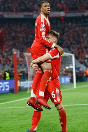 15.04.2026, xjrdrx, Fussball UEFA Champions League, FC Bayern Muenchen - Real Madrid v.l. Torjubel nach dem Tor zum celebrating the goal celebrate 4:3 durch Michael Olise (FC Bayern Muenchen) mit Joshua Kimmich (FC Bayern Muenchen) (DFL DFB REGULATIONS PROHIBIT ANY USE OF PHOTOGRAPHS as IMAGE SEQUENCES and or QUASI-VIDEO) Muenchen