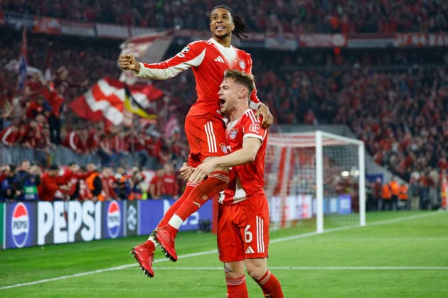15.04.2026, xjrdrx, Fussball UEFA Champions League, FC Bayern Muenchen - Real Madrid v.l. Torjubel nach dem Tor zum celebrating the goal celebrate 4:3 durch Michael Olise (FC Bayern Muenchen) mit Joshua Kimmich (FC Bayern Muenchen) (DFL DFB REGULATIONS PROHIBIT ANY USE OF PHOTOGRAPHS as IMAGE SEQUENCES and or QUASI-VIDEO) Muenchen