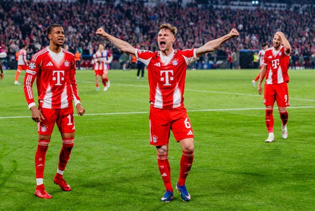 15.04.2026, FC Bayern München vs. Real Madrid, UEFA Champions League, Viertelfinale-Rückspiel Joshua Kimmich (FC Bayern Muenchen, 6) Jubel zum Tor zum 4:3 hier mit Michael Olise (FC Bayern Muenchen, 17) Regulations prohibit any use of photographs as image sequences and or quasi video Copyright: xBahhoxKarax
