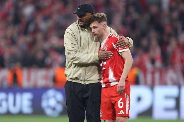 Fußball UEFA Champions League Viertelfinale Rückspiel FC Bayern München - Real Madrid am 15.04.2026 in der Allianz Arena in München Vincent Kompany ( Trainer Cheftrainer München ), links - Joshua Kimmich ( München ), rechts