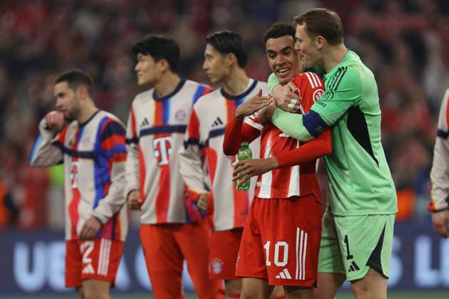 Jamal Musiala (FC Bayern München) und Torwart Manuel Neuer (FC Bayern München) celebrate after winning during the UEFA Champions League 2025 26 Quarter-Final Second Leg match between FC Bayern München and Real Madrid CF at Football Arena Munich on April 15, 2026 in Munich, Germany. (Photo by Oliver Kaelke DeFodi Images) -